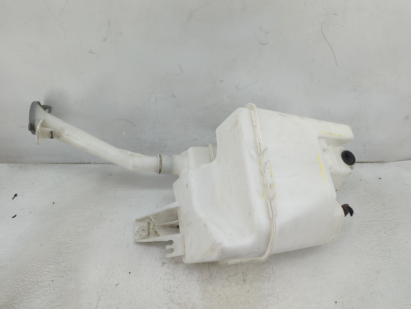 2013-2015 Nissan Sentra Windshield Washer Fluid Reservoir Bottle 1389892 - Oemusedautoparts1.com