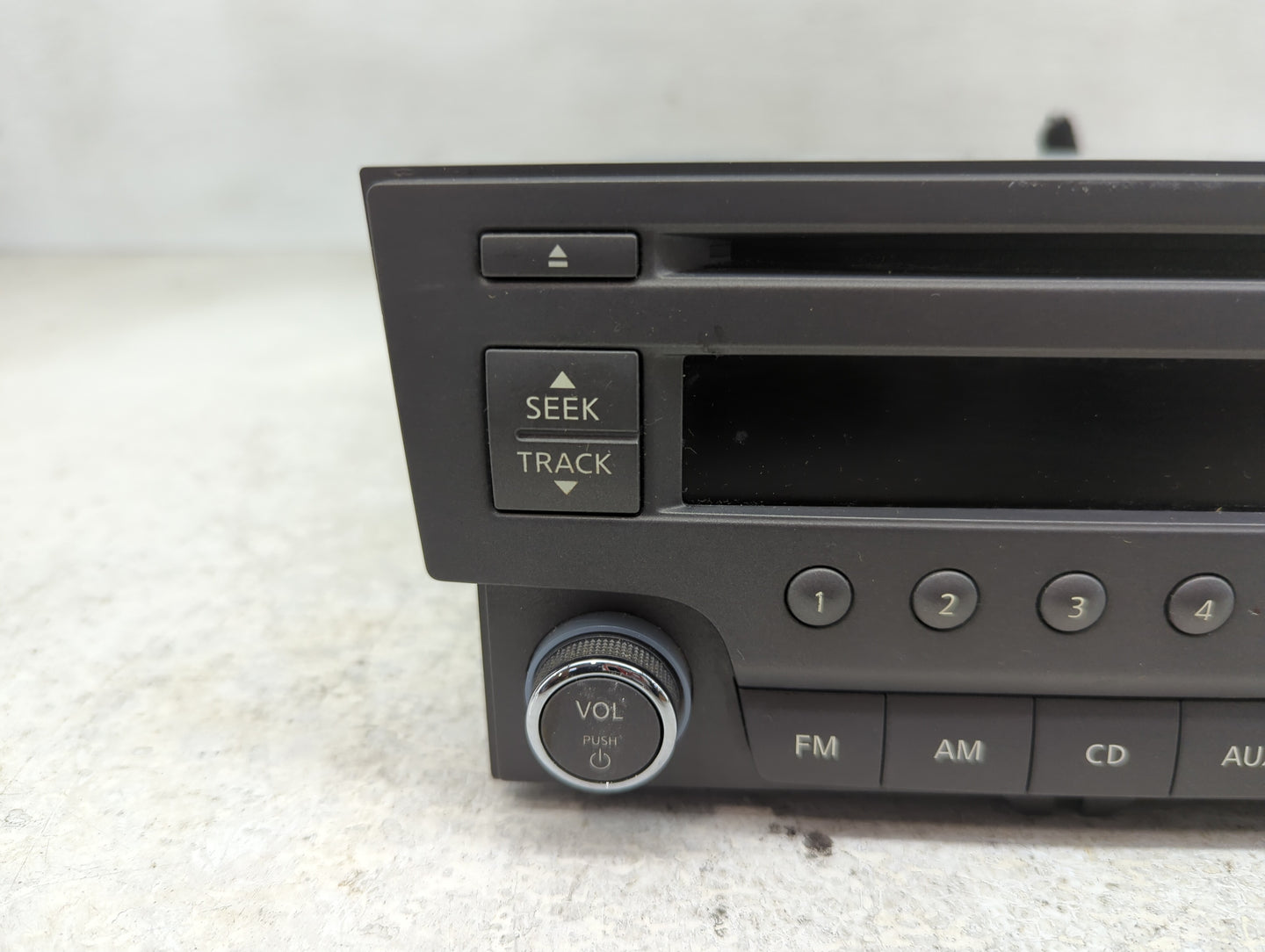2013-2014 Nissan Sentra Radio AM FM Cd Player Receiver Replacement P/N:281853RA2A Fits Fits 2013 2014 OEM Used Auto Parts - 
