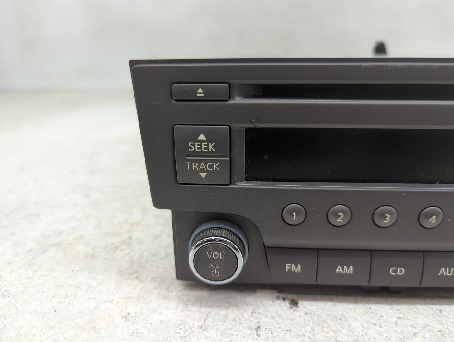 2013-2014 Nissan Sentra Radio AM FM Cd Player Receiver Replacement P/N:281853RA2A Fits Fits 2013 2014 OEM Used Auto Parts - 