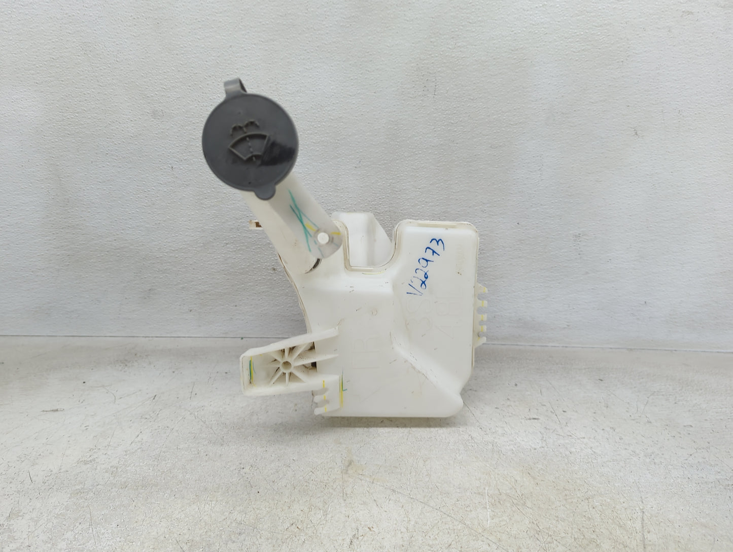 2013-2015 Nissan Sentra Windshield Washer Fluid Reservoir Bottle Oem - Oemusedautoparts1.com
