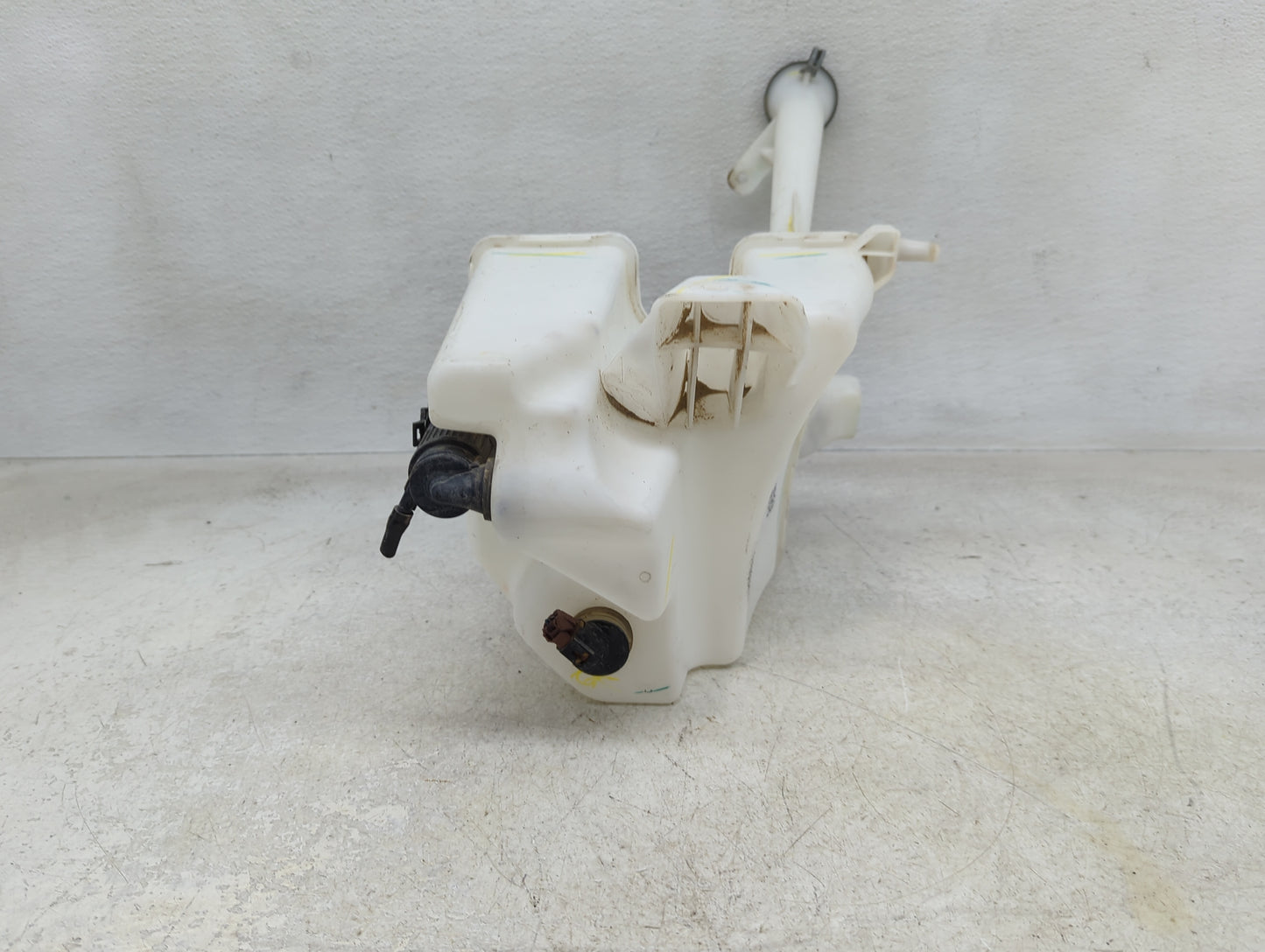 2013-2015 Nissan Sentra Windshield Washer Fluid Reservoir Bottle Oem - Oemusedautoparts1.com