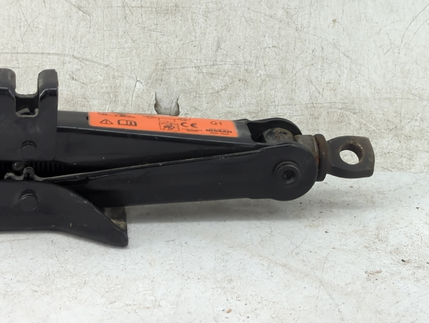 2014 Nissan Sentra Spare Scissor Car Jack Black 1460221 - Oemusedautoparts1.com