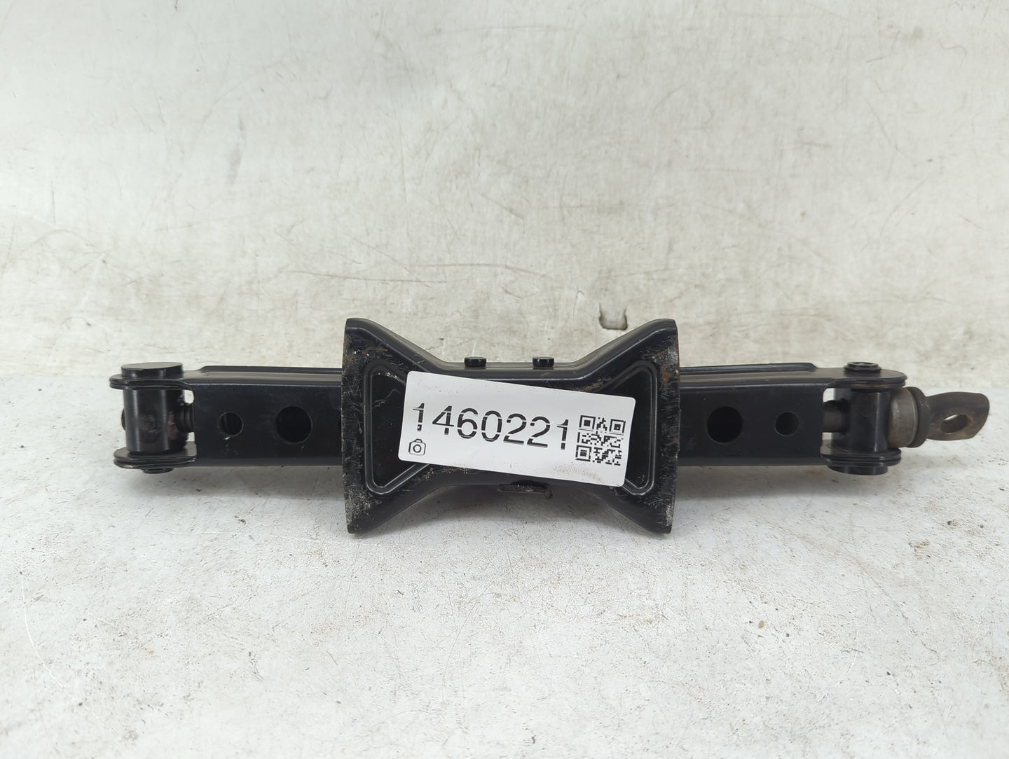 2014 Nissan Sentra Spare Scissor Car Jack Black 1460221 - Oemusedautoparts1.com
