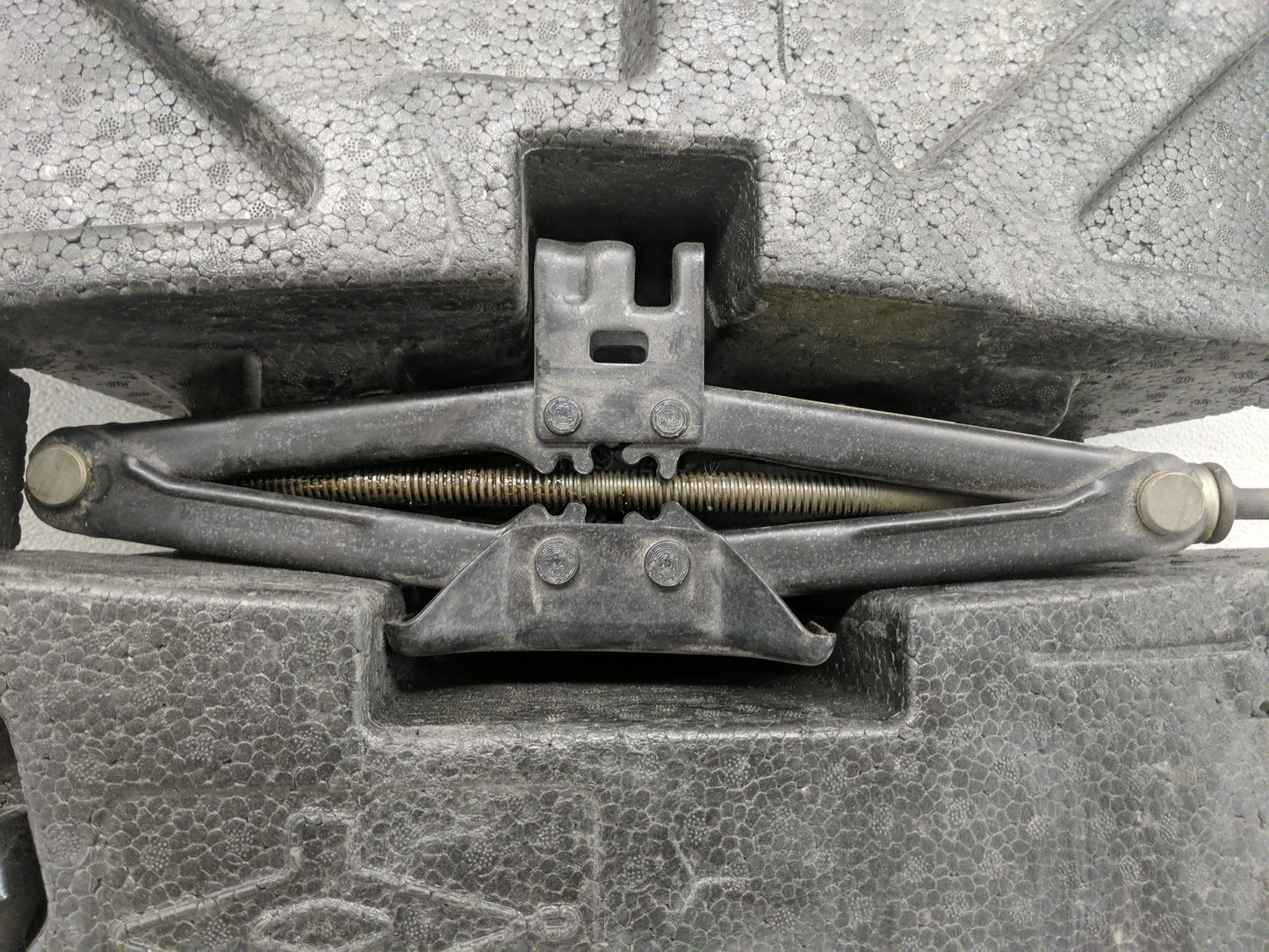 2014 Nissan Sentra Spare Scissor Car Jack 1460479 - Oemusedautoparts1.com