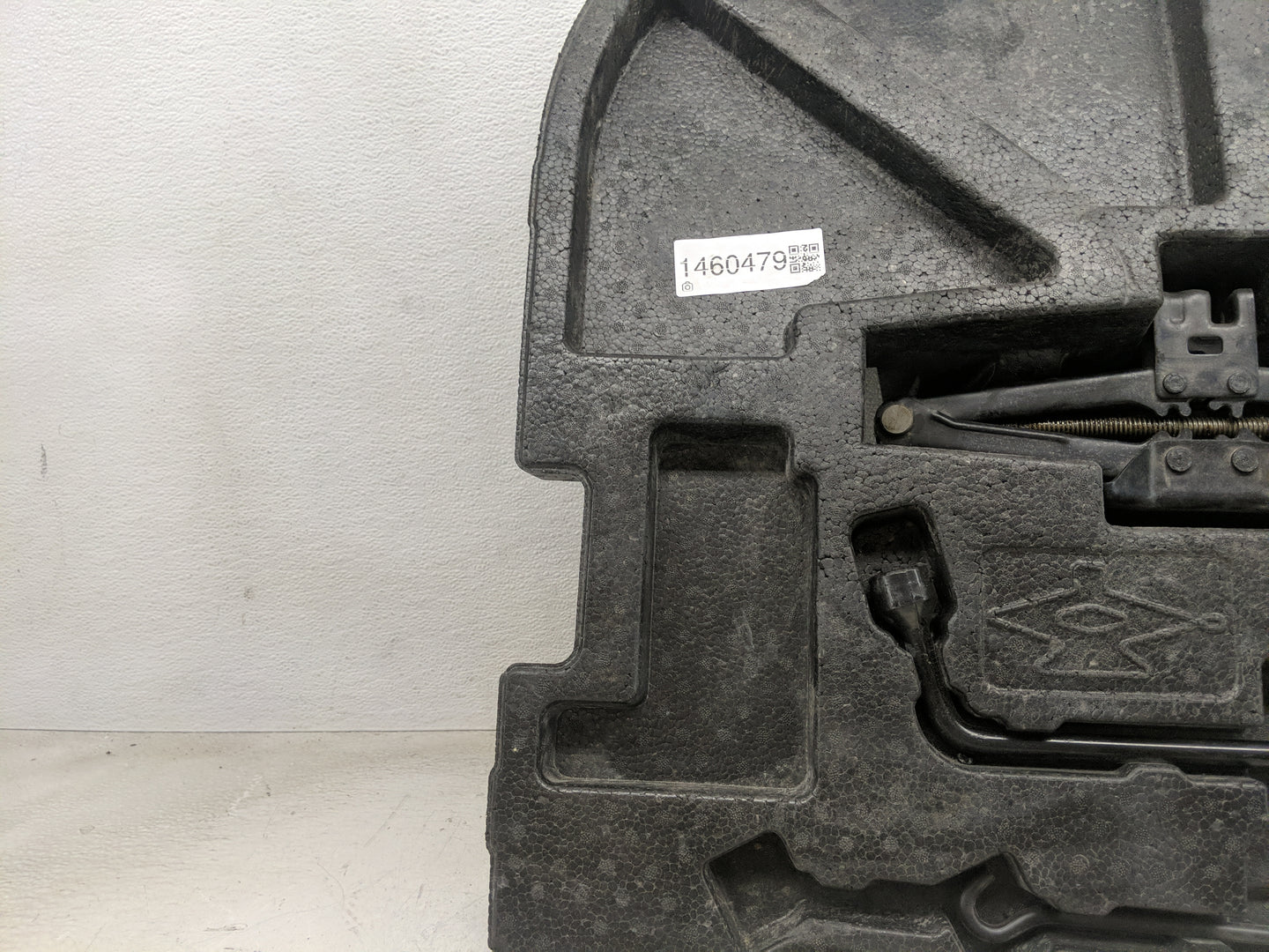 2014 Nissan Sentra Spare Scissor Car Jack 1460479 - Oemusedautoparts1.com