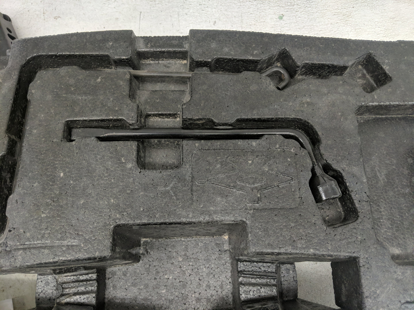 2014 Nissan Sentra Spare Scissor Car Jack 1460479 - Oemusedautoparts1.com