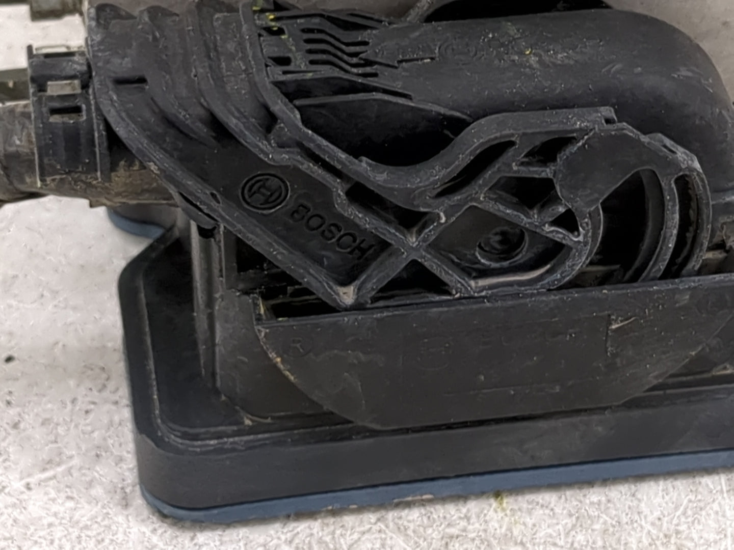 2014-2015 Nissan Sentra ABS Pump Control Module Replacement P/N:0265956096 2265106527 Fits Fits 2014 2015 OEM Used Auto Part