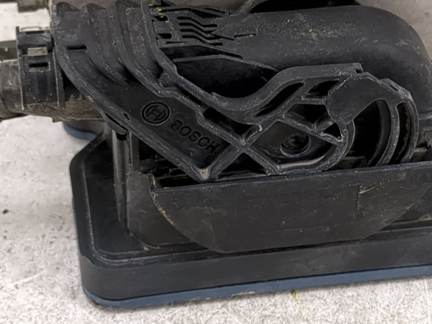 2014-2015 Nissan Sentra ABS Pump Control Module Replacement P/N:0265956096 2265106527 Fits Fits 2014 2015 OEM Used Auto Part
