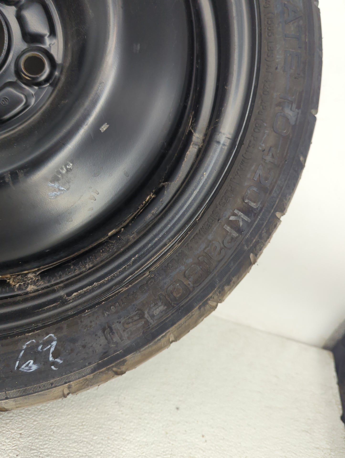2013-2015 Nissan Sentra Spare Donut Tire Wheel Rim Oem 1462122 - Oemusedautoparts1.com