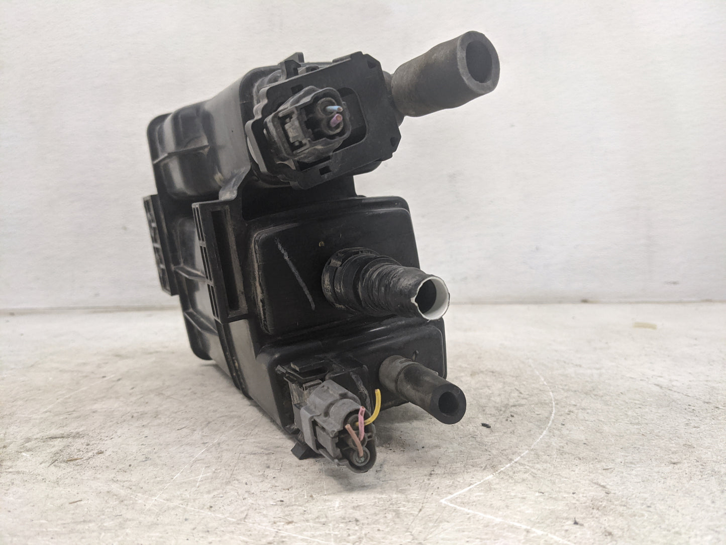 2014 Nissan Sentra Fuel Vapor Charcoal Canister 1462270 - Oemusedautoparts1.com