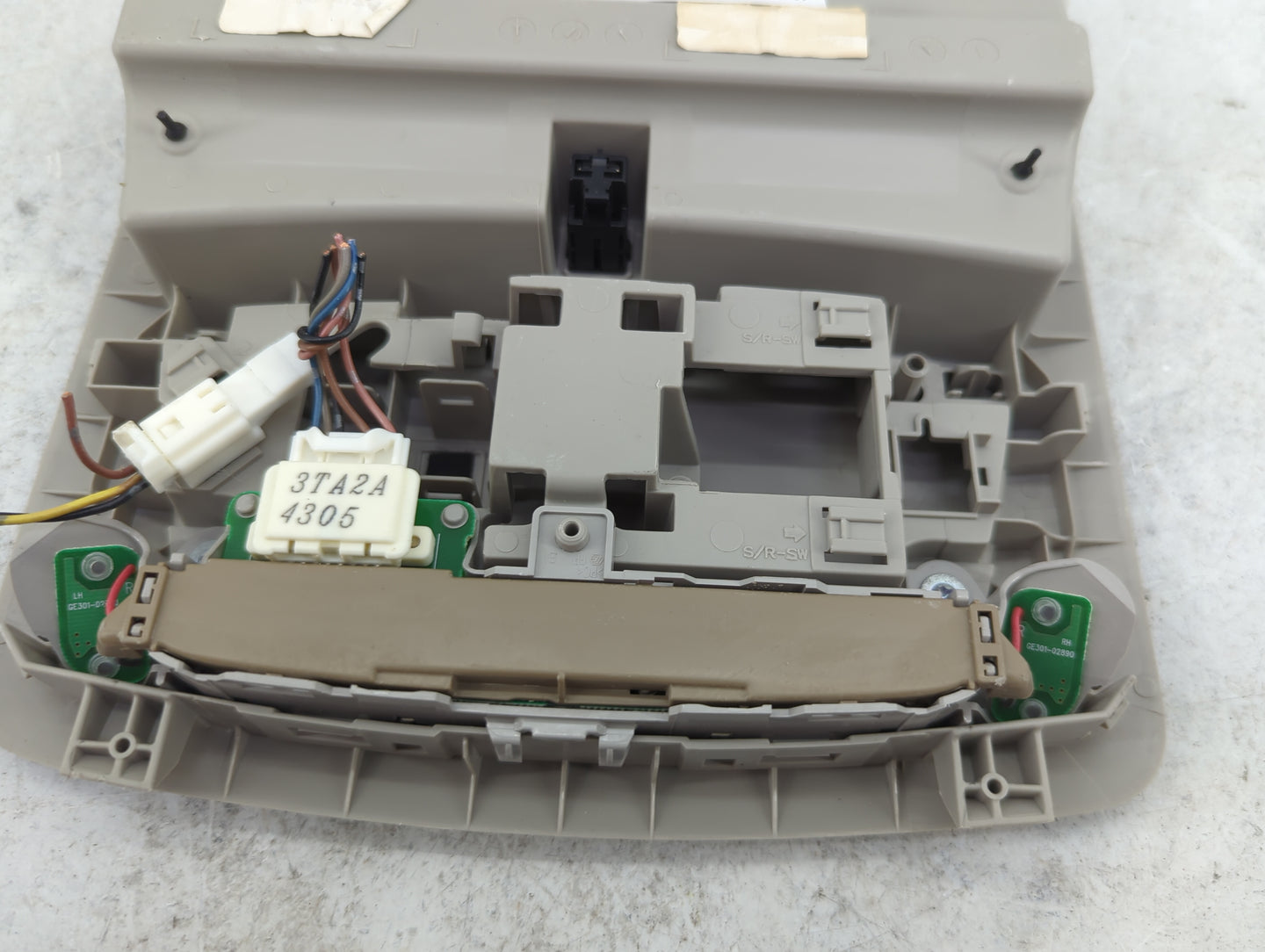 2014 Nissan Sentra Overhead Roof Console Tan - Oemusedautoparts1.com