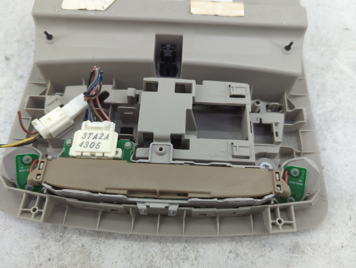 2014 Nissan Sentra Overhead Roof Console Tan - Oemusedautoparts1.com
