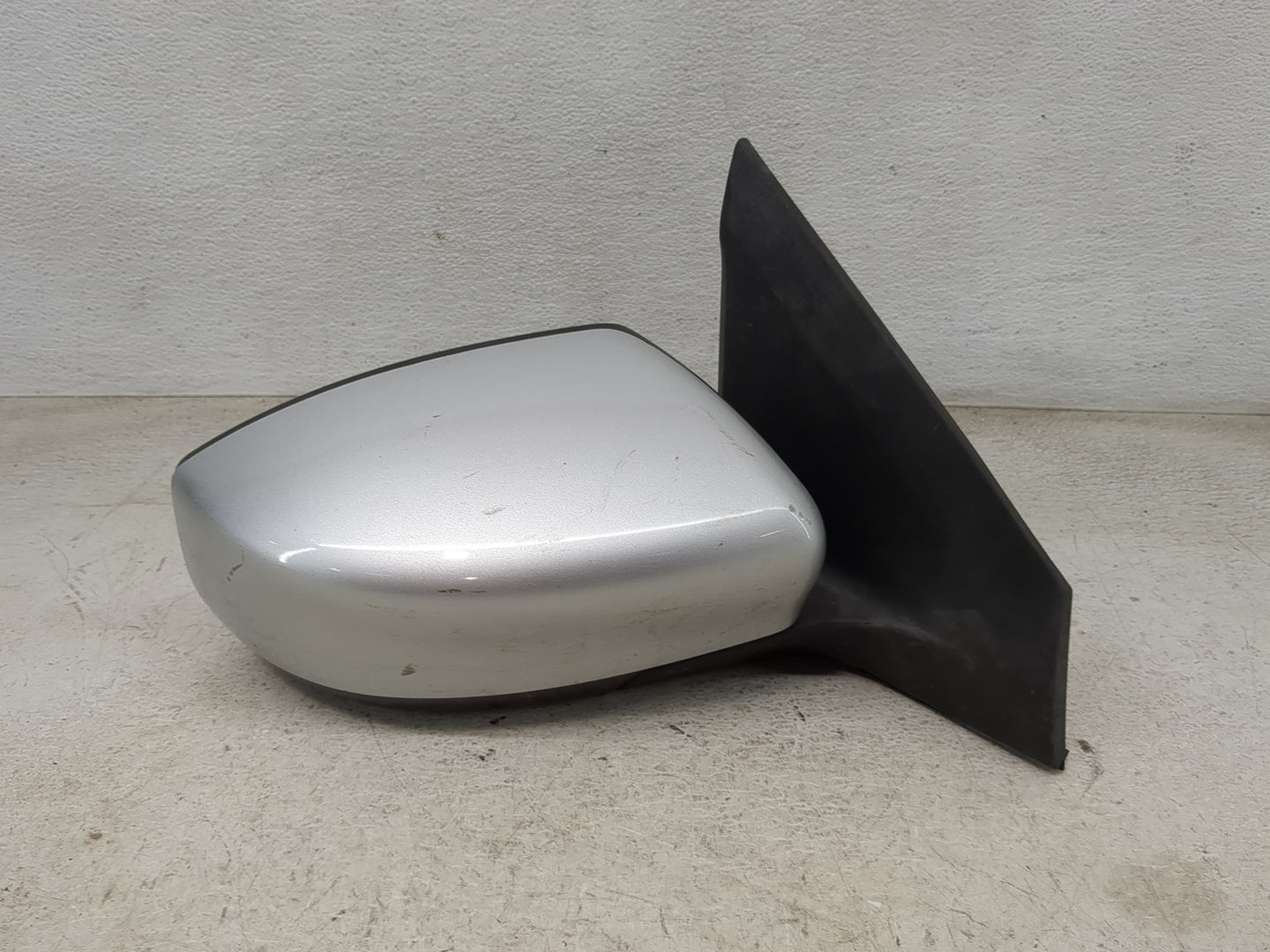 2013-2015 Nissan Sentra Passenger Side View Mirror - Right Door Mirror OEM Used - Oemusedautoparts1.com