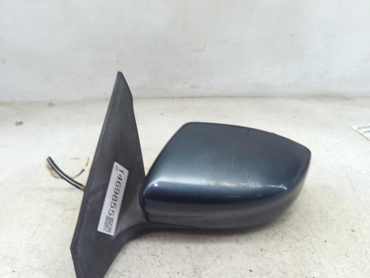 2013-2015 Nissan Sentra Passenger Side View Mirror - Right Door Mirror OEM Used - Oemusedautoparts1.com