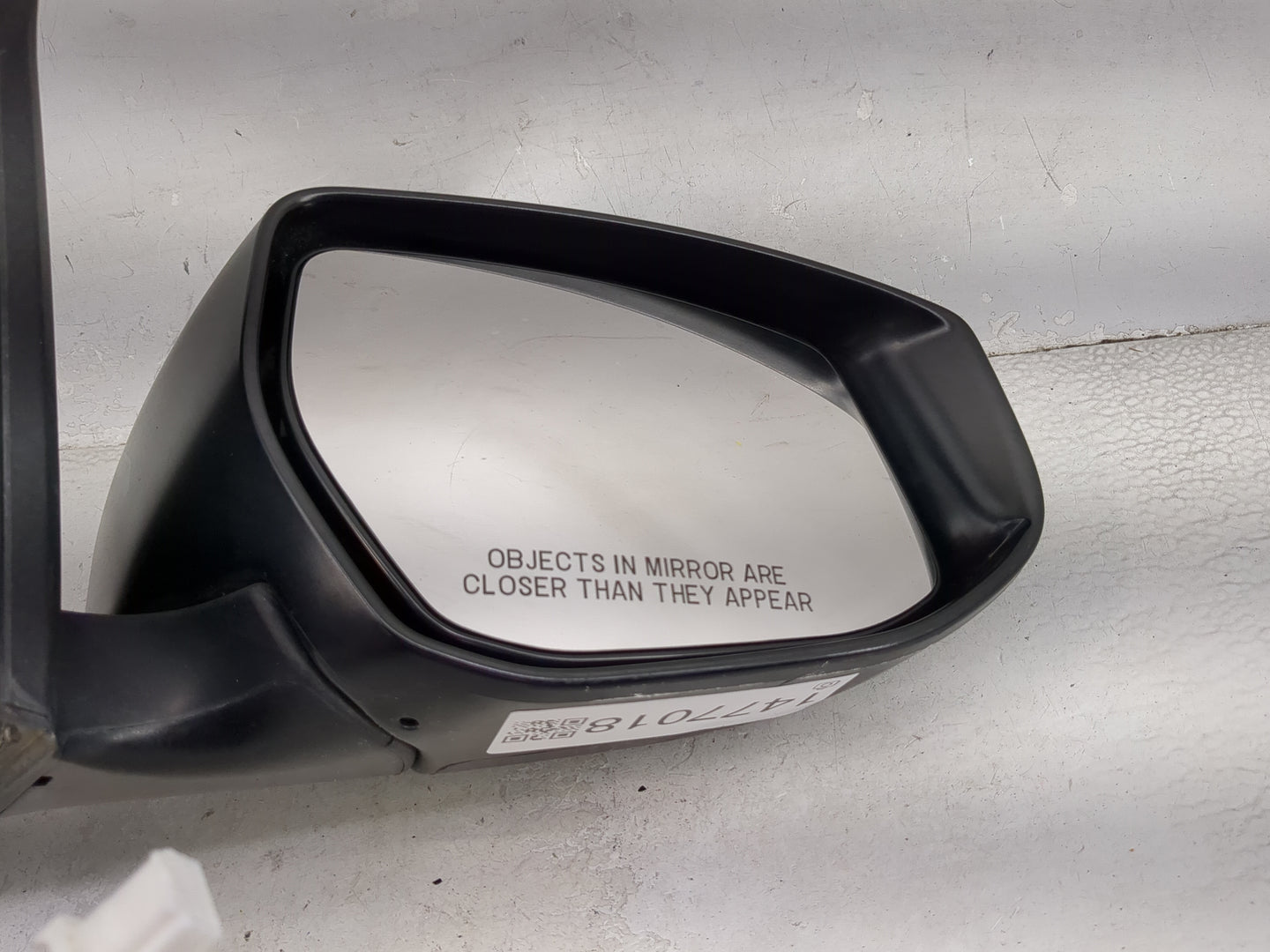 2013-2015 Nissan Sentra Passenger Side View Mirror - Right Door Mirror OEM Used - Oemusedautoparts1.com