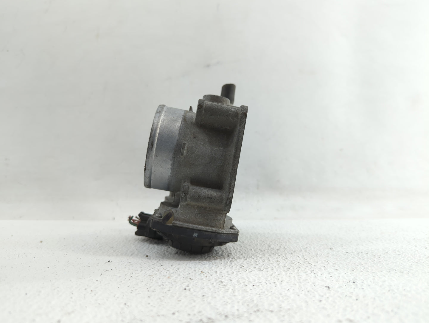 2013-2019 Nissan Sentra Throttle Body P/N:3RA60-01 C 3RA60-01 E, 3RA60-01 D Fits Fits 2013 2014 2015 2016 2017 2018 2019 OEM