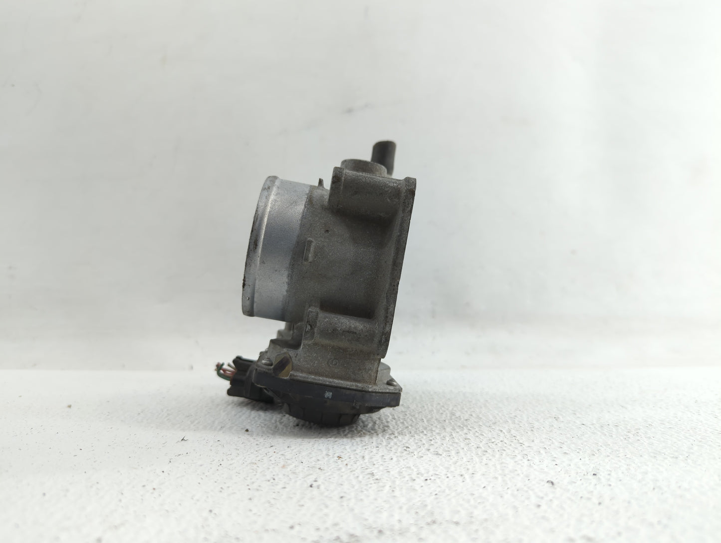 2013-2019 Nissan Sentra Throttle Body P/N:3RA60-01 C 3RA60-01 E, 3RA60-01 D Fits Fits 2013 2014 2015 2016 2017 2018 2019 OEM