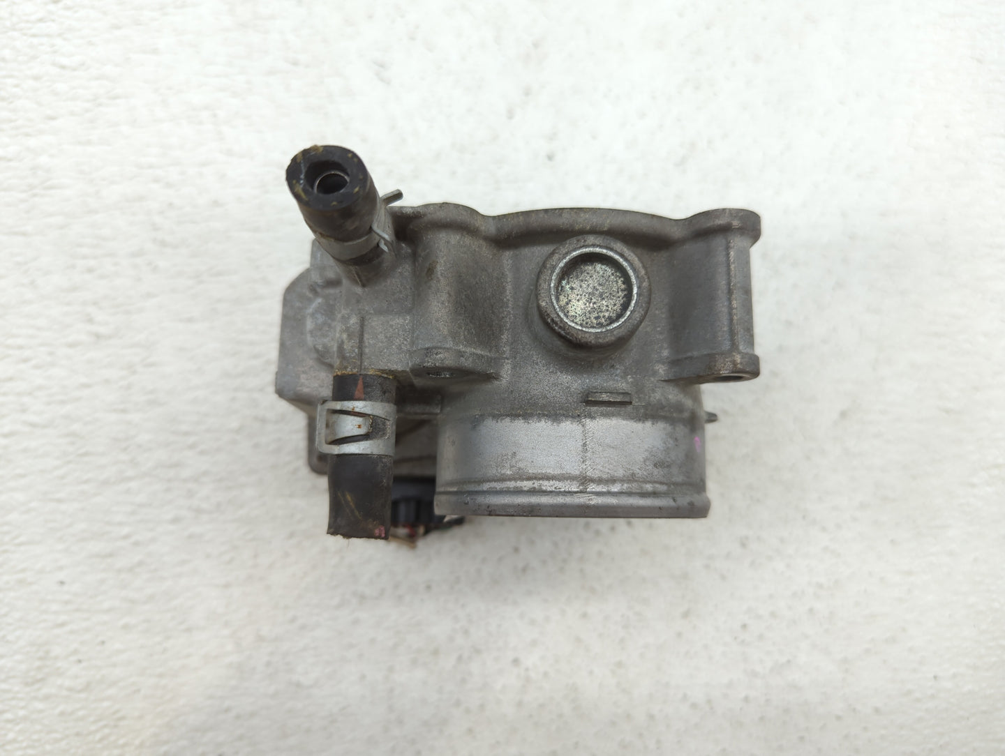 2013-2019 Nissan Sentra Throttle Body P/N:3RA60-01 C 3RA60-01 E, 3RA60-01 D Fits Fits 2013 2014 2015 2016 2017 2018 2019 OEM