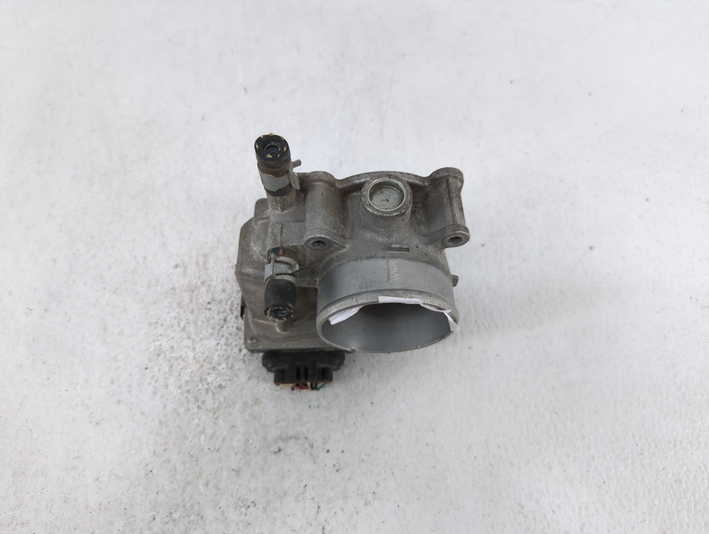 2013-2019 Nissan Sentra Throttle Body P/N:3RA60-01 C 3RA60-01 E, 3RA60-01 D Fits Fits 2013 2014 2015 2016 2017 2018 2019 OEM