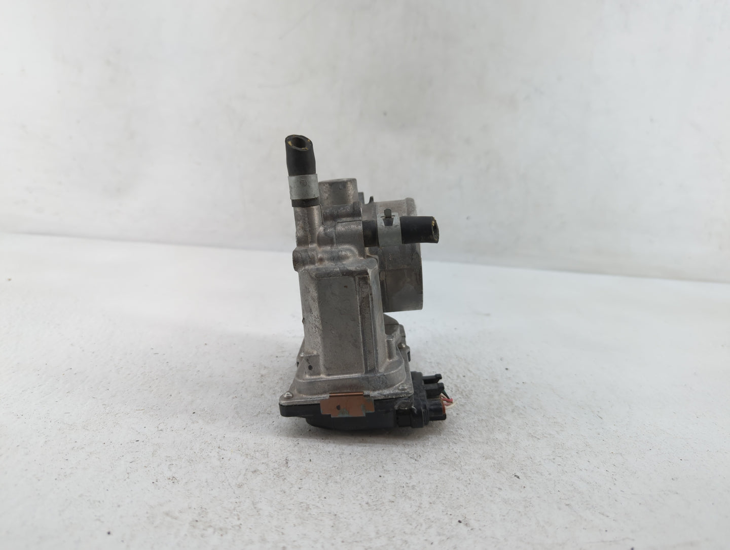 2013-2019 Nissan Sentra Throttle Body P/N:3RA60-01 C 3RA60-01 E, 3RA60-01 D Fits Fits 2013 2014 2015 2016 2017 2018 2019 OEM