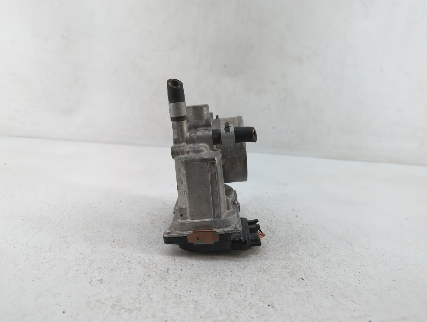 2013-2019 Nissan Sentra Throttle Body P/N:3RA60-01 C 3RA60-01 E, 3RA60-01 D Fits Fits 2013 2014 2015 2016 2017 2018 2019 OEM
