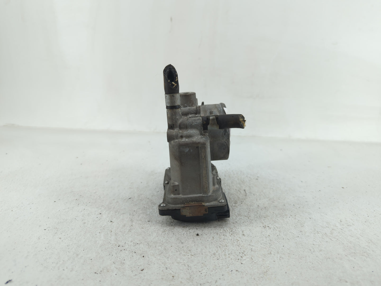 2013-2019 Nissan Sentra Throttle Body P/N:3RA60-01 A 3RA60-01 B Fits Fits 2013 2014 2015 2016 2017 2018 2019 OEM Used Auto P