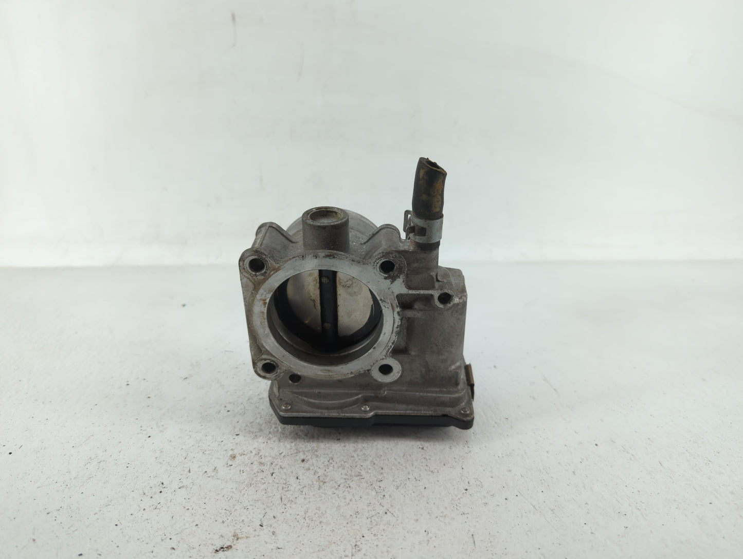 2013-2019 Nissan Sentra Throttle Body P/N:3RA60-01 A 3RA60-01 B Fits Fits 2013 2014 2015 2016 2017 2018 2019 OEM Used Auto P