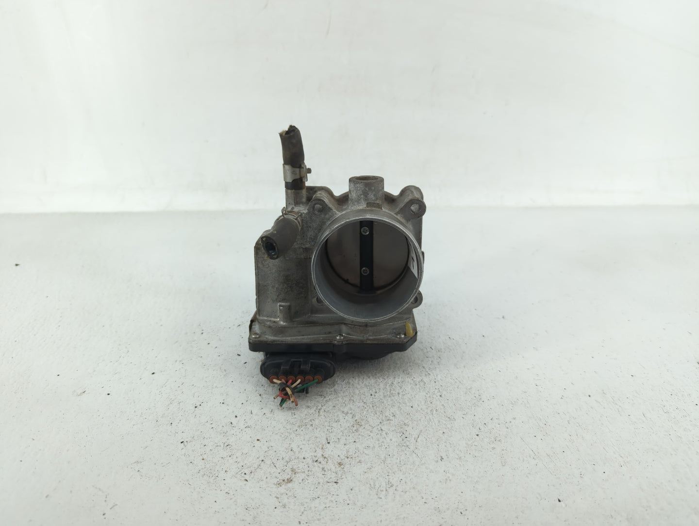 2013-2019 Nissan Sentra Throttle Body P/N:3RA60-01 A 3RA60-01 B Fits Fits 2013 2014 2015 2016 2017 2018 2019 OEM Used Auto P