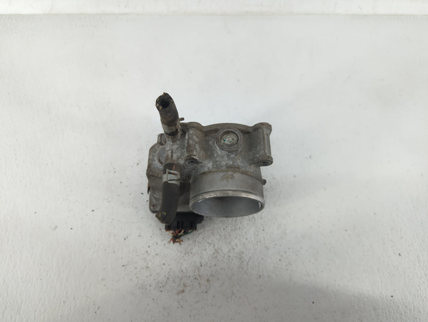 2013-2019 Nissan Sentra Throttle Body P/N:3RA60-01 A 3RA60-01 B Fits Fits 2013 2014 2015 2016 2017 2018 2019 OEM Used Auto P