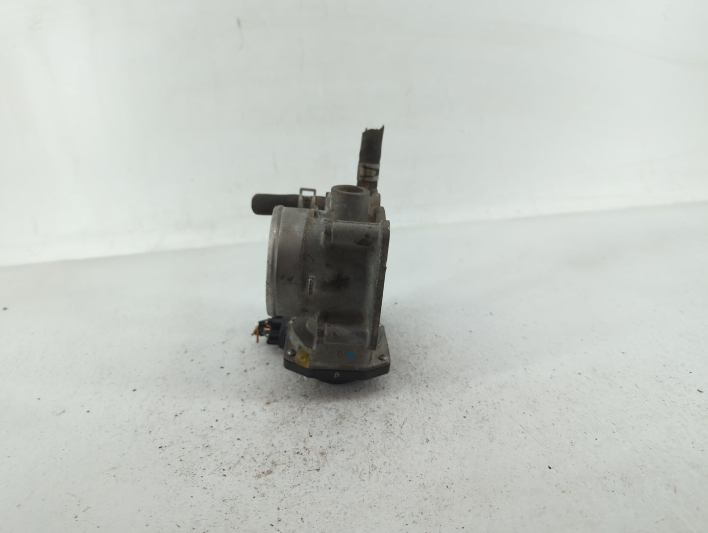 2013-2019 Nissan Sentra Throttle Body P/N:3RA60-01 A 3RA60-01 B Fits Fits 2013 2014 2015 2016 2017 2018 2019 OEM Used Auto P