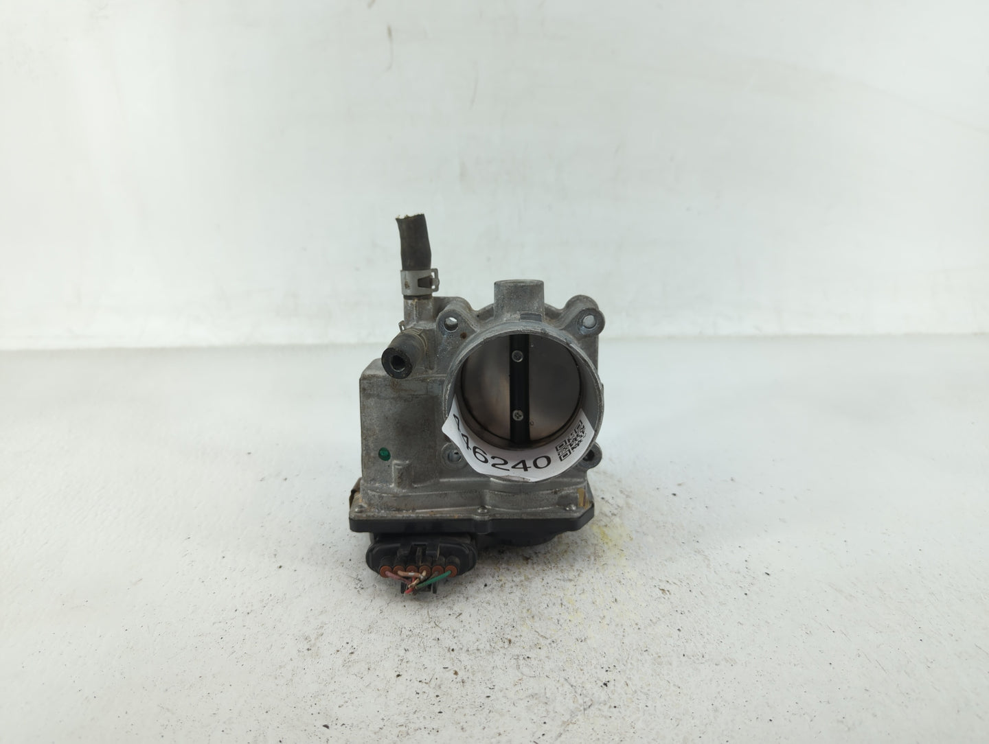 2014 Nissan Sentra Throttle Body P/N:3RA60-01 E 3RA60-01 A, 3RA60-01 B Fits OEM Used Auto Parts - Oemusedautoparts1.com