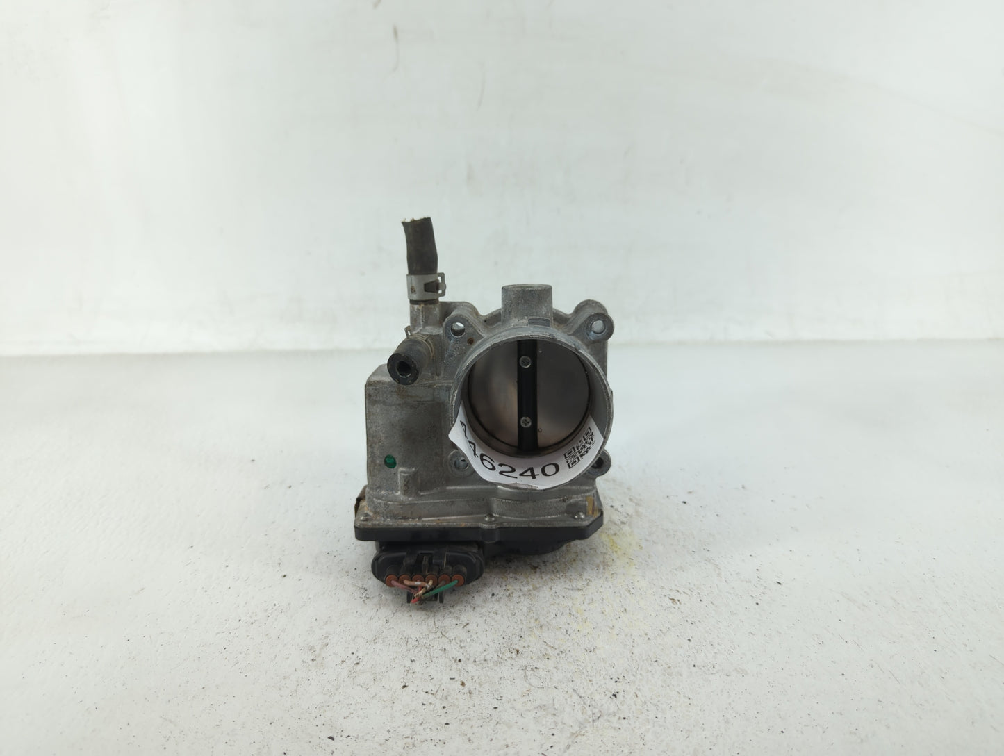 2014 Nissan Sentra Throttle Body P/N:3RA60-01 E 3RA60-01 A, 3RA60-01 B Fits OEM Used Auto Parts - Oemusedautoparts1.com