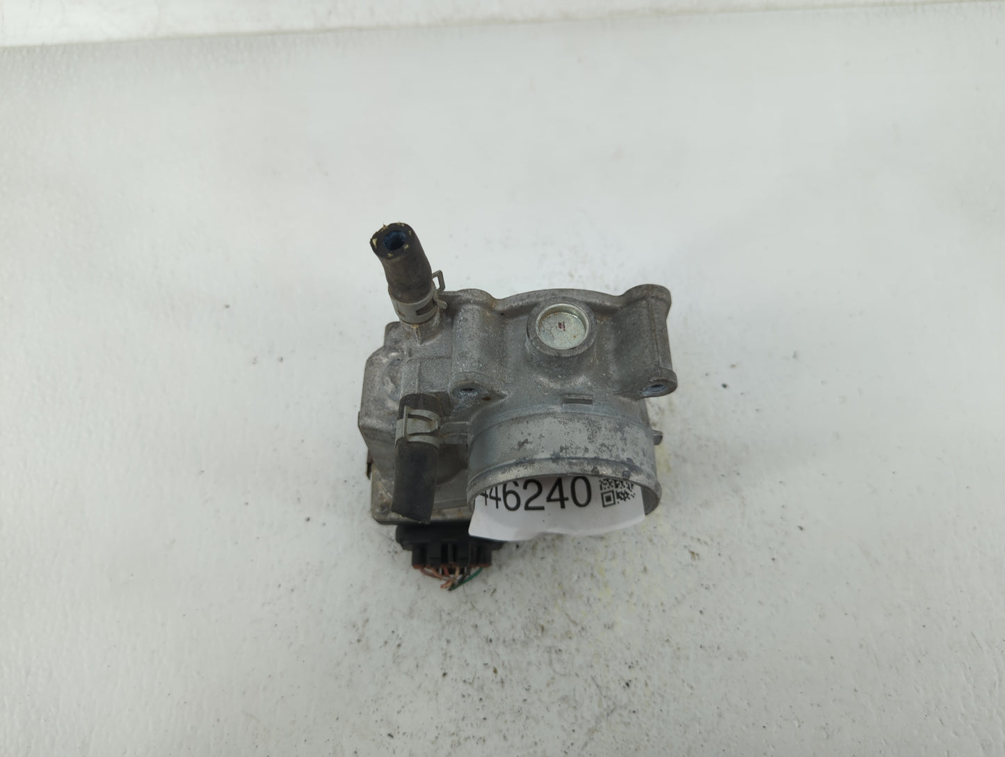2014 Nissan Sentra Throttle Body P/N:3RA60-01 E 3RA60-01 A, 3RA60-01 B Fits OEM Used Auto Parts - Oemusedautoparts1.com