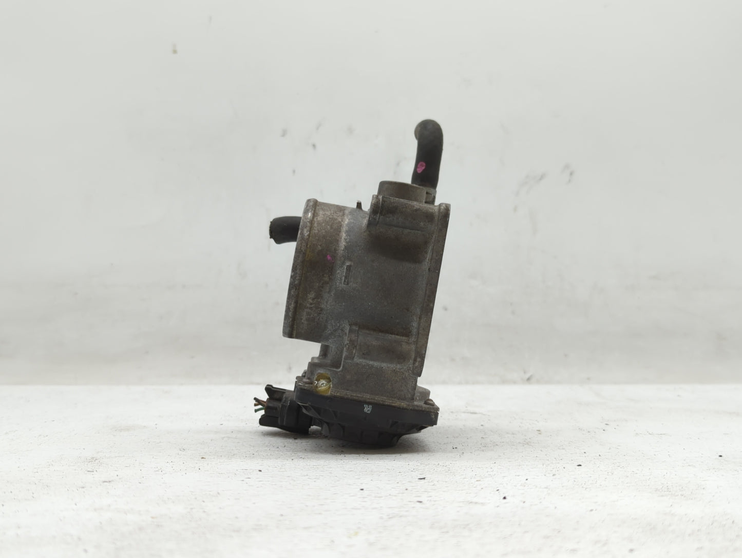 2013-2019 Nissan Sentra Throttle Body P/N:3RA60-01 A 3RA60-01 B Fits Fits 2013 2014 2015 2016 2017 2018 2019 OEM Used Auto P