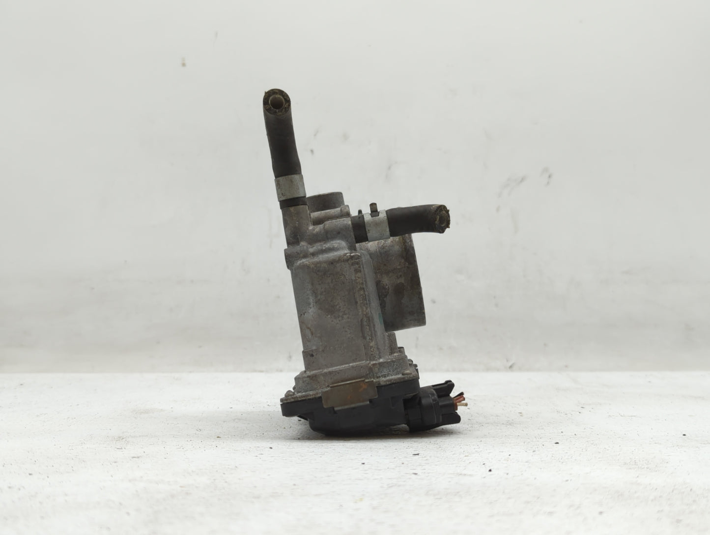 2013-2019 Nissan Sentra Throttle Body P/N:3RA60-01 A 3RA60-01 B Fits Fits 2013 2014 2015 2016 2017 2018 2019 OEM Used Auto P
