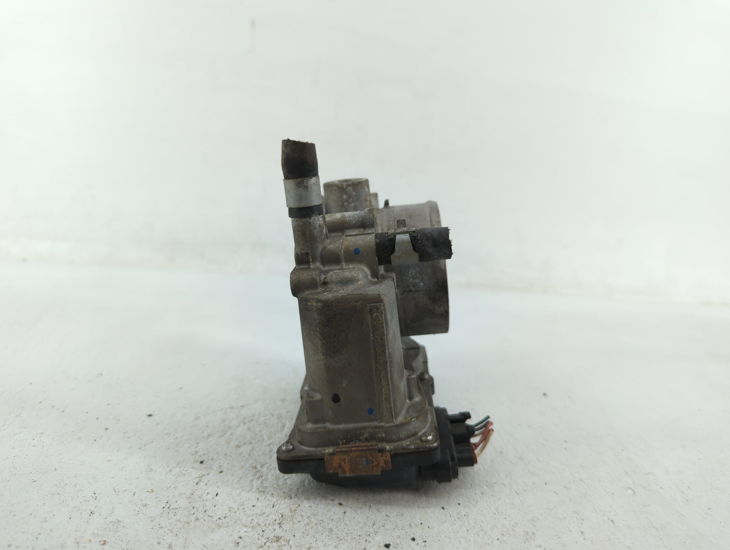 2013-2019 Nissan Sentra Throttle Body P/N:3RA60-01 C 3RA60-01 D, 3RA60-01 A Fits Fits 2013 2014 2015 2016 2017 2018 2019 OEM