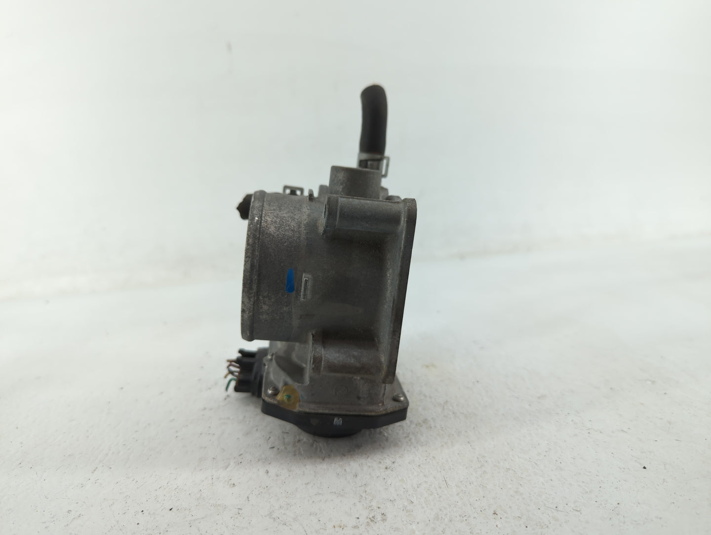 2013-2019 Nissan Sentra Throttle Body P/N:3RA60-01 C 3RA60-01 D, 3RA60-01 A Fits Fits 2013 2014 2015 2016 2017 2018 2019 OEM