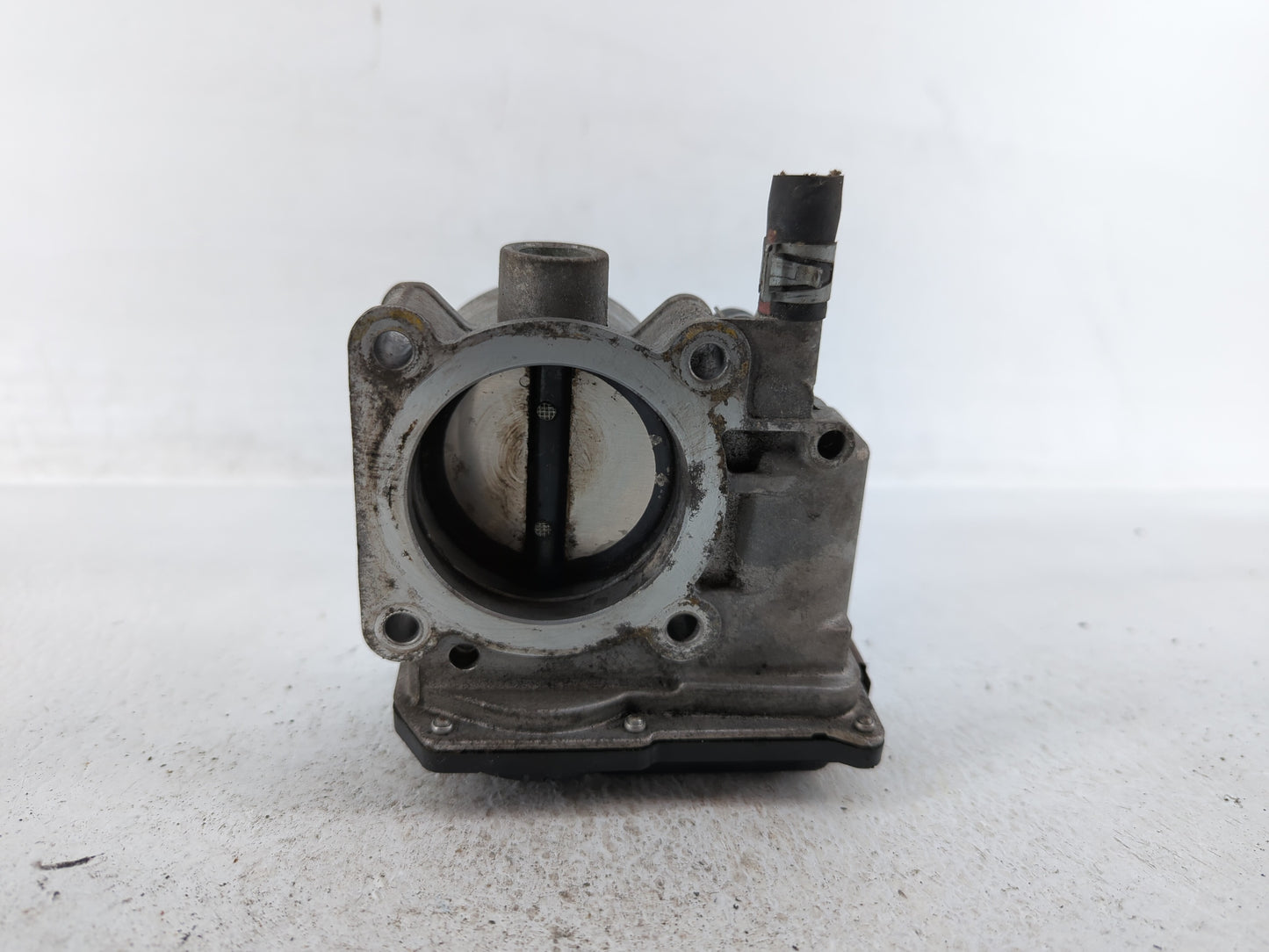 2013-2019 Nissan Sentra Throttle Body P/N:3RA60-01 C 3RA60-01 D, 3RA60-01 A Fits Fits 2013 2014 2015 2016 2017 2018 2019 OEM