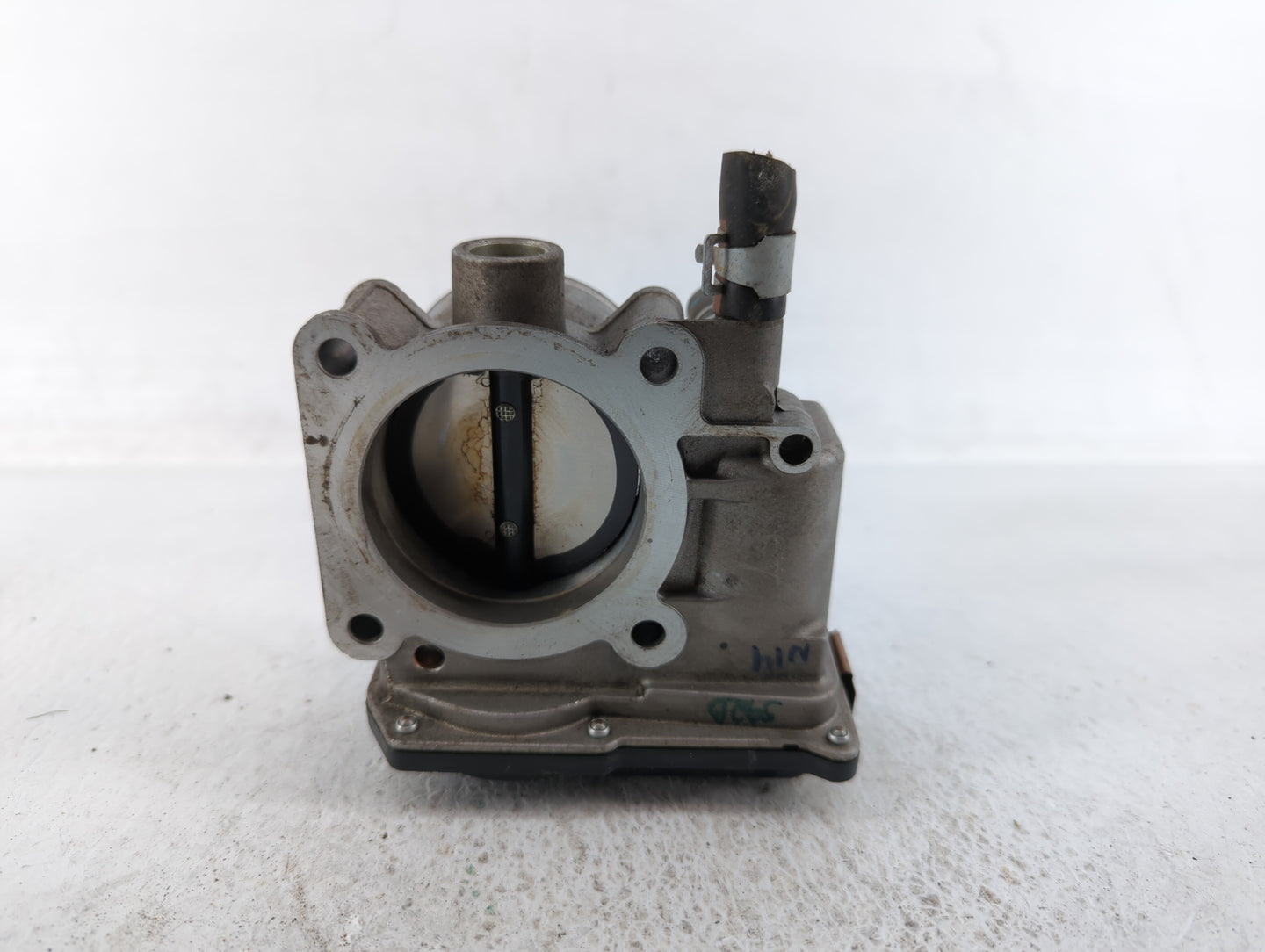 2013-2019 Nissan Sentra Throttle Body P/N:3RA60-01 C 3RA60-01 D, 3RA60-01 A Fits Fits 2013 2014 2015 2016 2017 2018 2019 OEM