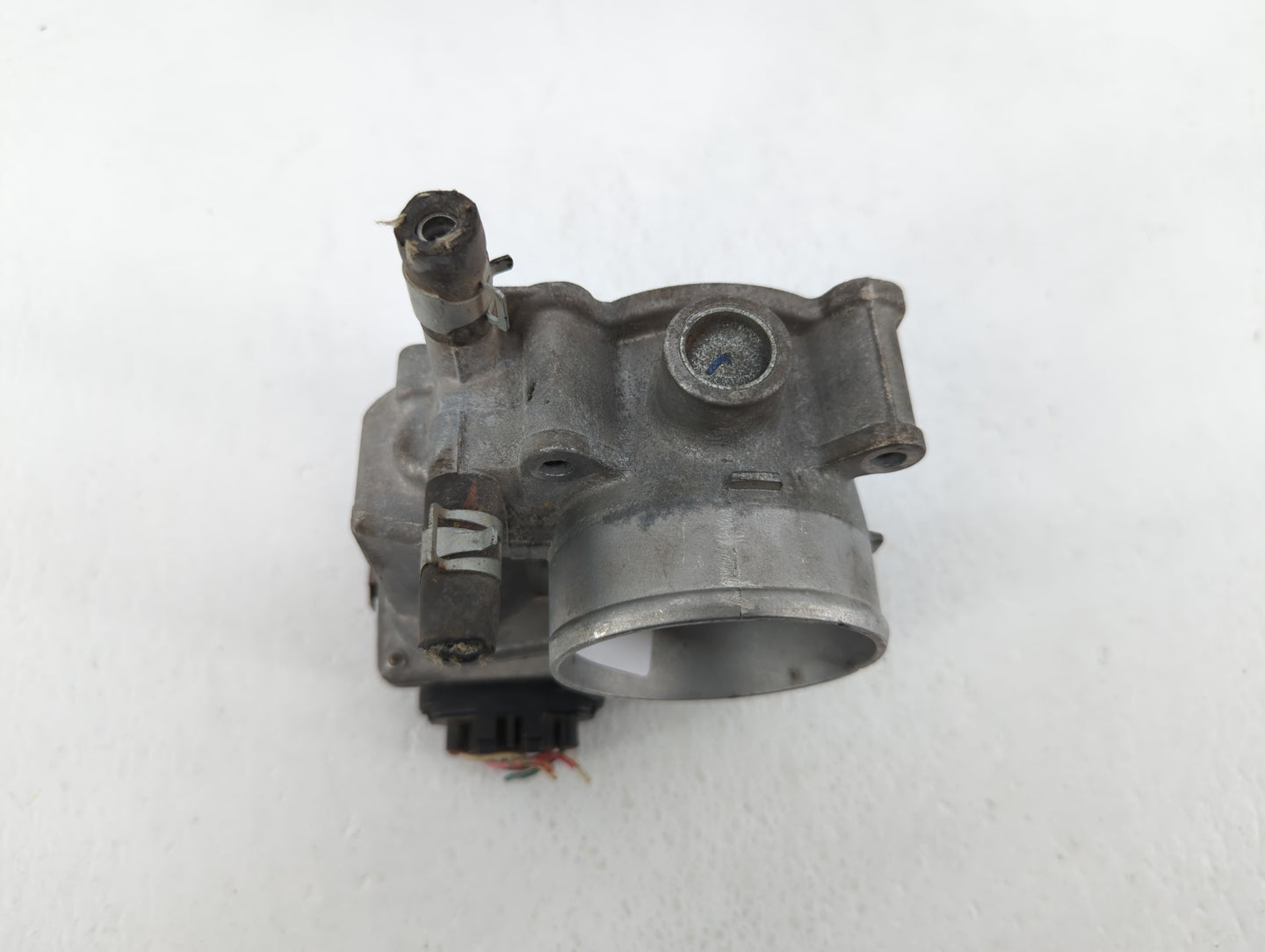 2013-2019 Nissan Sentra Throttle Body P/N:3RA60-01 E 3RA60-01 A, 3RA60-01 C Fits Fits 2013 2014 2015 2016 2017 2018 2019 OEM