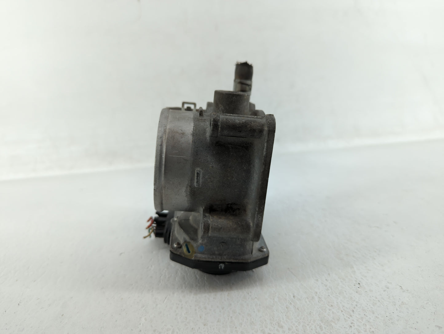 2013-2019 Nissan Sentra Throttle Body P/N:3RA60-01 E 3RA60-01 A, 3RA60-01 C Fits Fits 2013 2014 2015 2016 2017 2018 2019 OEM