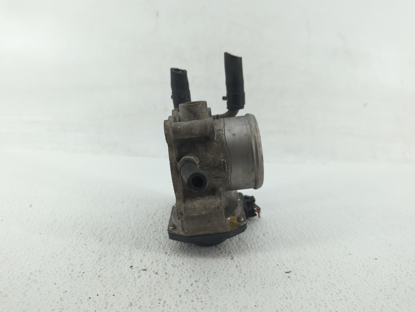 2013-2019 Nissan Sentra Throttle Body P/N:35100-2B300 Fits Fits 2013 2014 2015 2016 2017 2018 2019 OEM Used Auto Parts - Oem