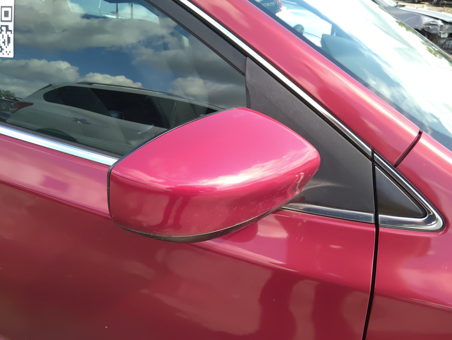 2013-2015 Nissan Sentra Passenger Side View Mirror - Right Door Mirror OEM Used - Oemusedautoparts1.com