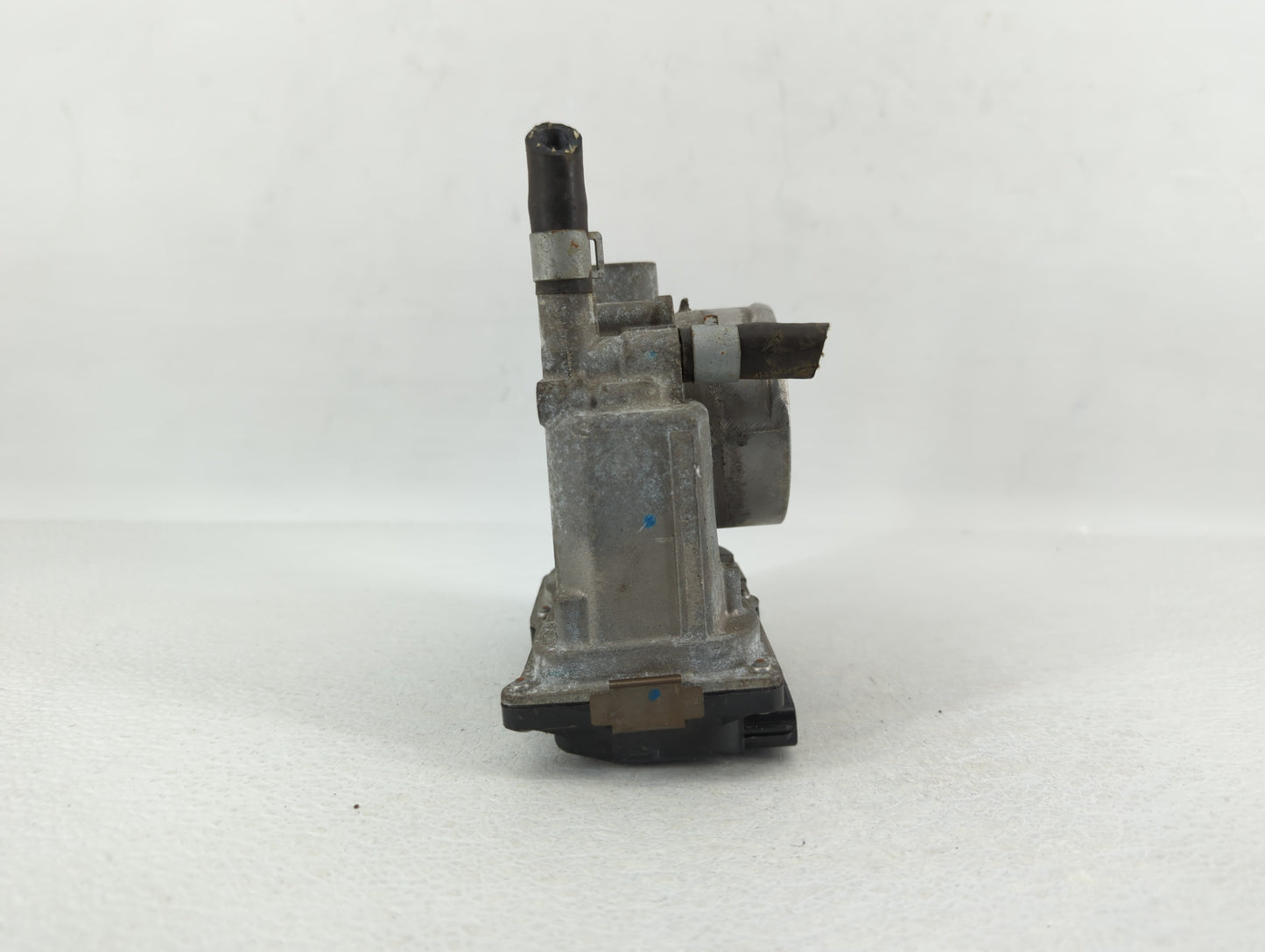 2013-2019 Nissan Sentra Throttle Body P/N:3RA60-01 A Fits Fits 2013 2014 2015 2016 2017 2018 2019 OEM Used Auto Parts - Oemu