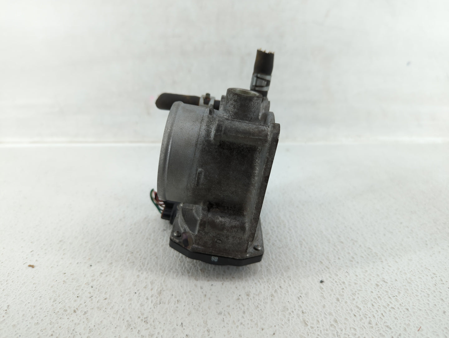 2013-2019 Nissan Sentra Throttle Body P/N:3RA60-01 B 3RA60-01 A Fits Fits 2013 2014 2015 2016 2017 2018 2019 OEM Used Auto P