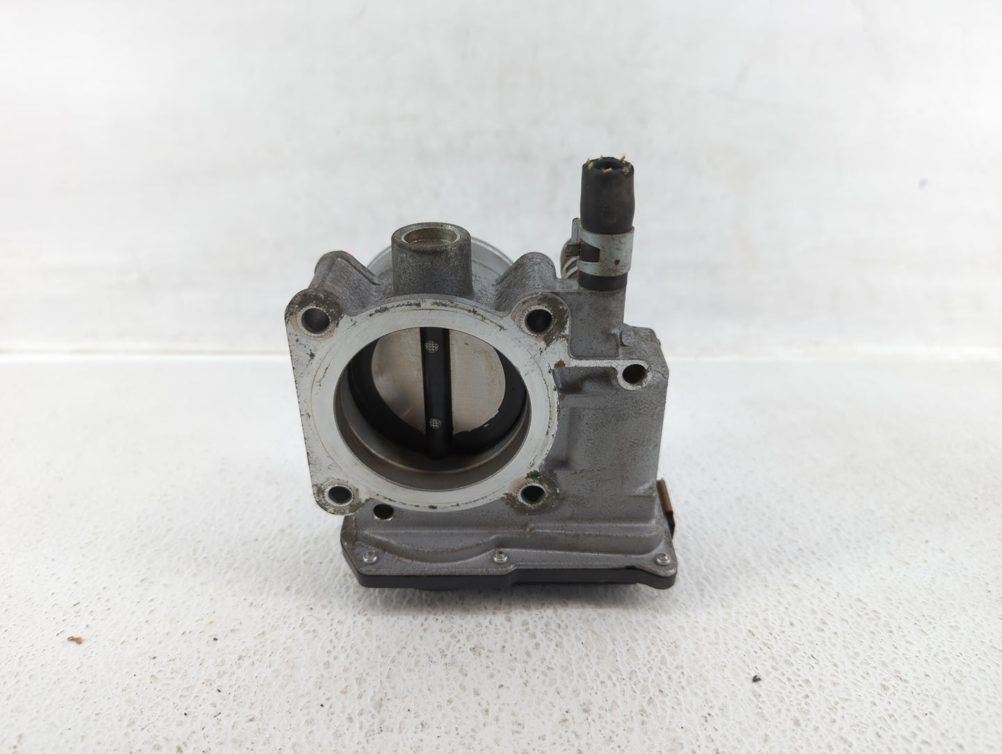 2013-2019 Nissan Sentra Throttle Body P/N:3RA60-01 B 3RA60-01 A Fits Fits 2013 2014 2015 2016 2017 2018 2019 OEM Used Auto P