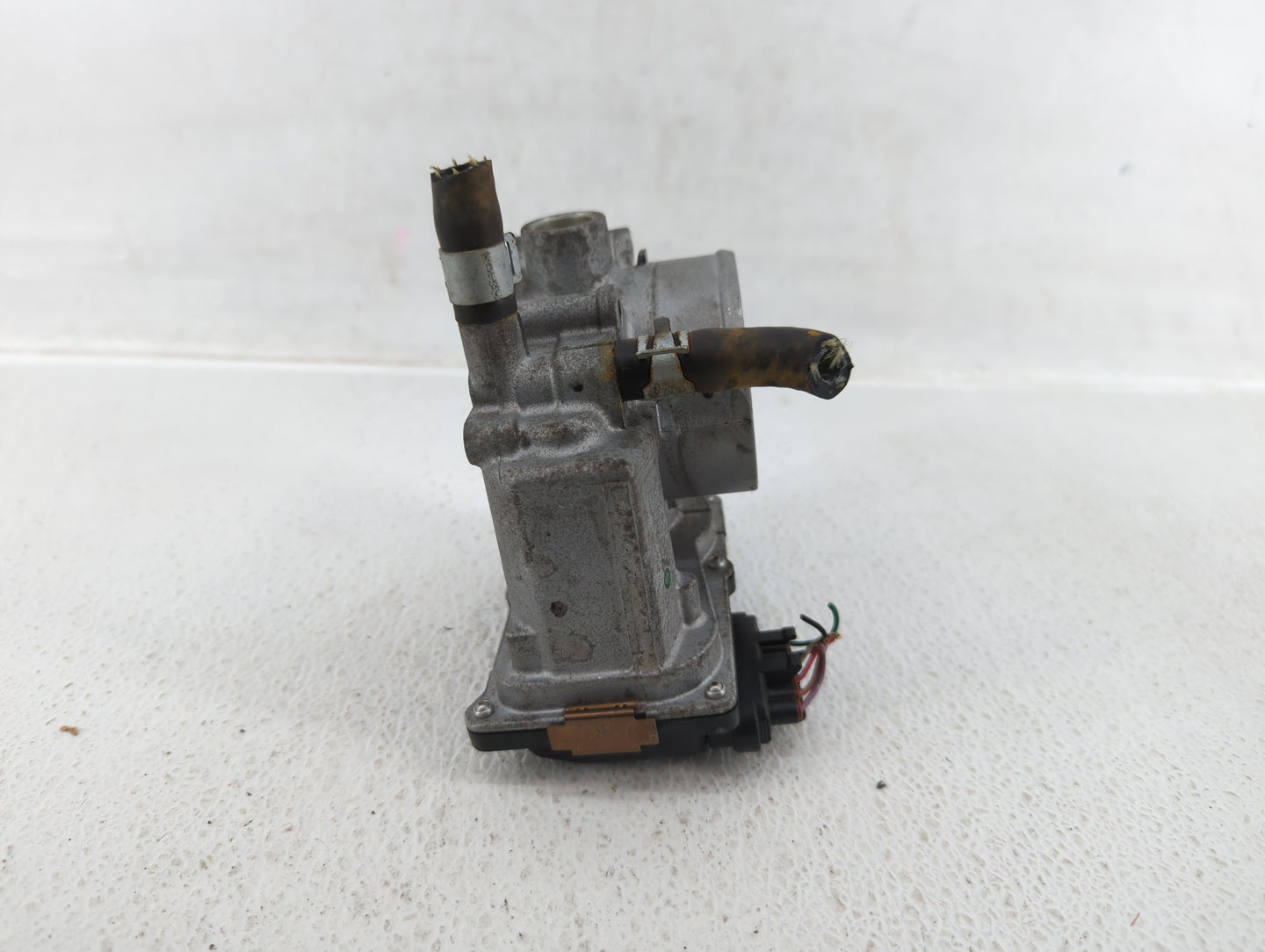 2013-2019 Nissan Sentra Throttle Body P/N:3RA60-01 B 3RA60-01 A Fits Fits 2013 2014 2015 2016 2017 2018 2019 OEM Used Auto P