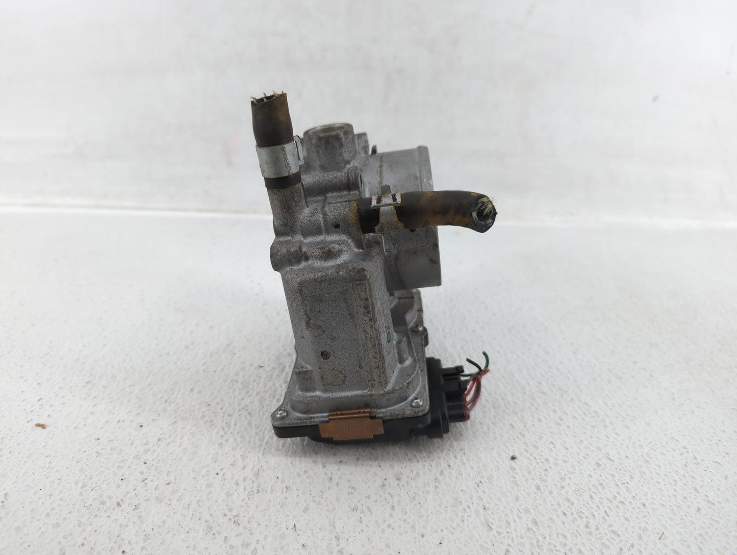 2013-2019 Nissan Sentra Throttle Body P/N:3RA60-01 B 3RA60-01 A Fits Fits 2013 2014 2015 2016 2017 2018 2019 OEM Used Auto P