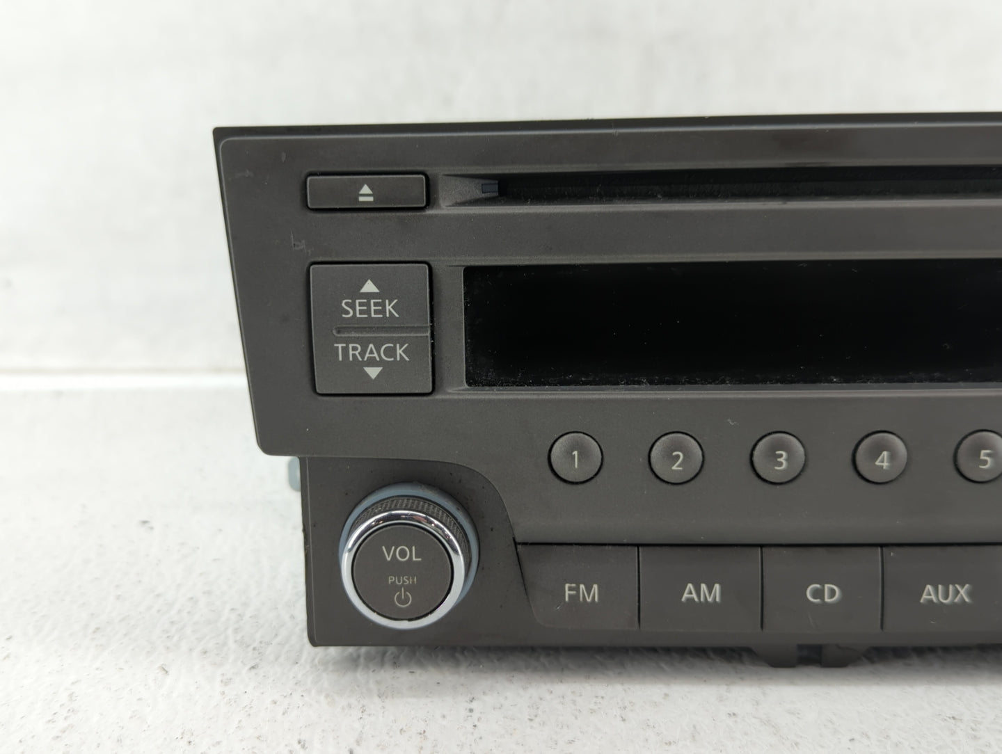 2013-2014 Nissan Sentra Am Fm Cd Player Radio Receiver - Oemusedautoparts1.com