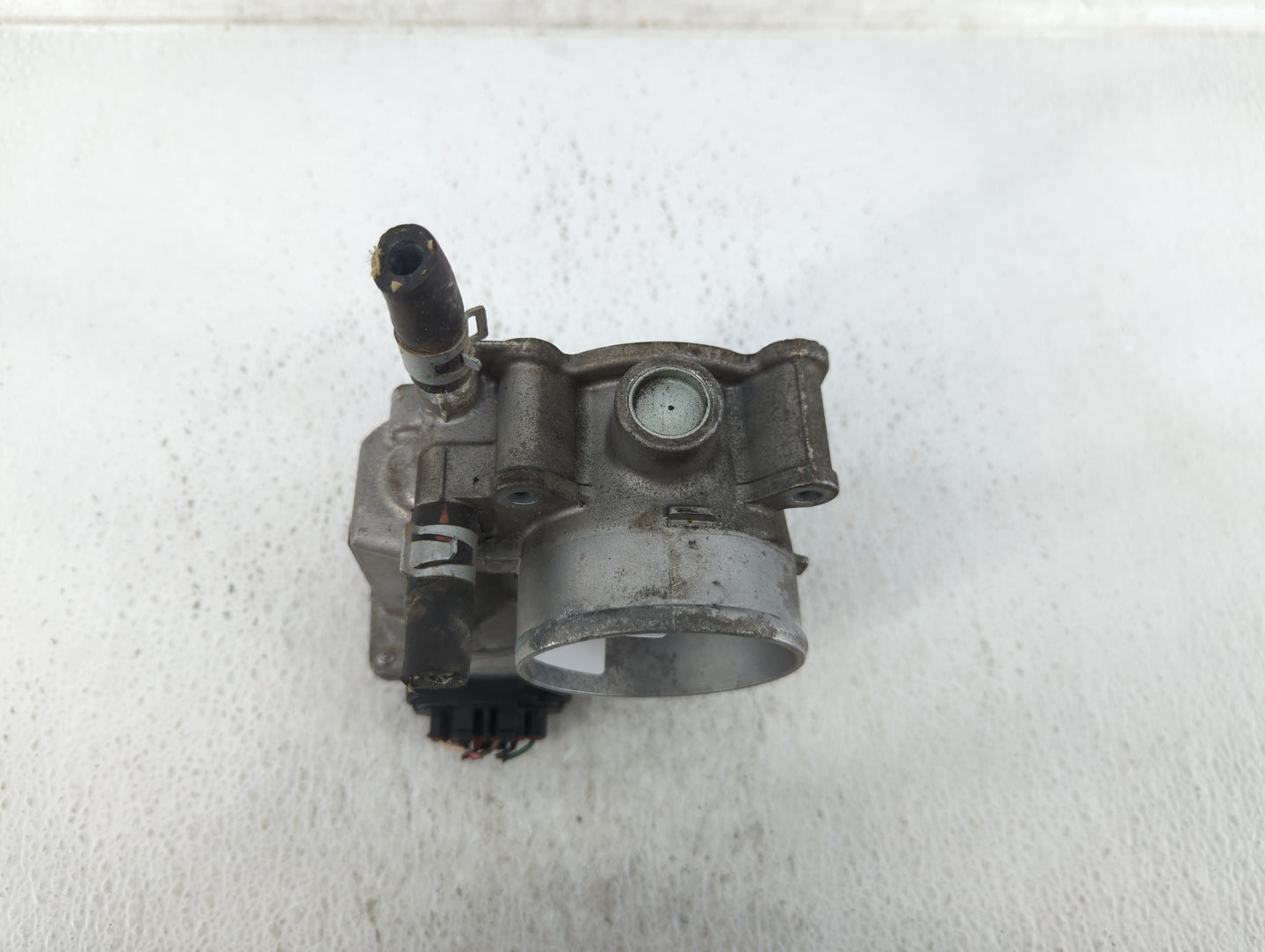 2013-2019 Nissan Sentra Throttle Body P/N:3RA60-01 A 3RA60-01 C Fits Fits 2013 2014 2015 2016 2017 2018 2019 OEM Used Auto P